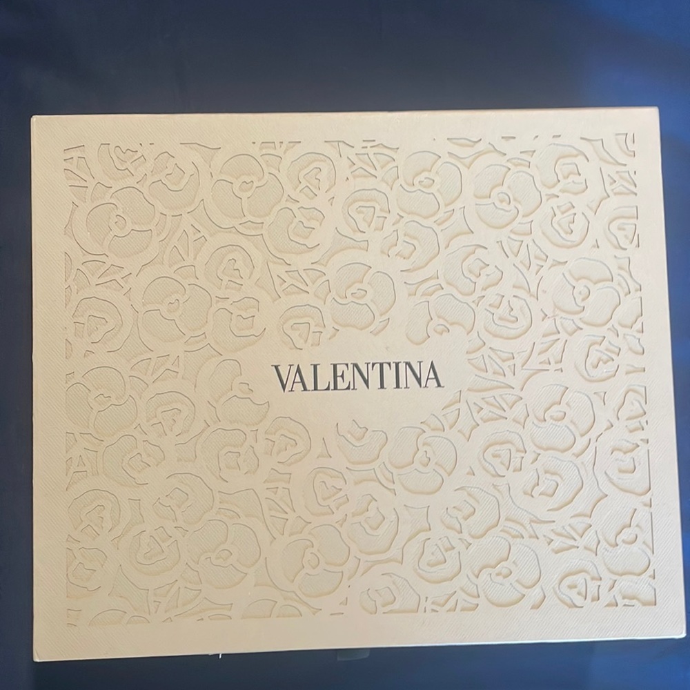 A beautiful VALENTINA GIFT BOX